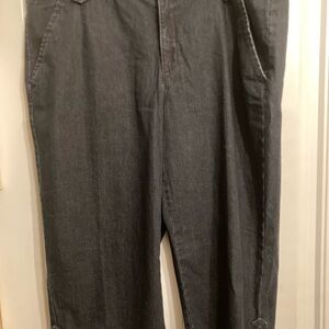 Gloria Vanderbilt Women’s Dark Blue Jean Capris cropped